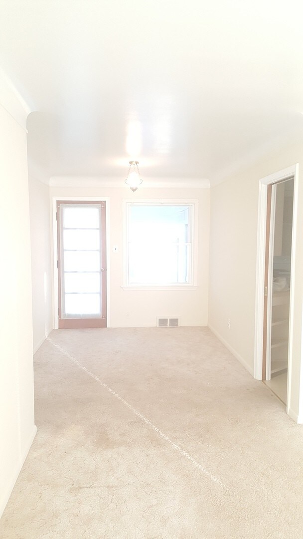 Foto del edificio - 26020 Groveland St