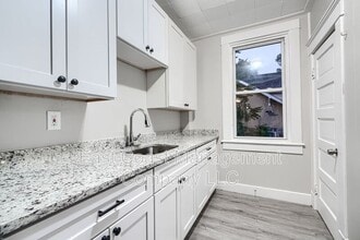 Building Photo - 5510 Edna Ave