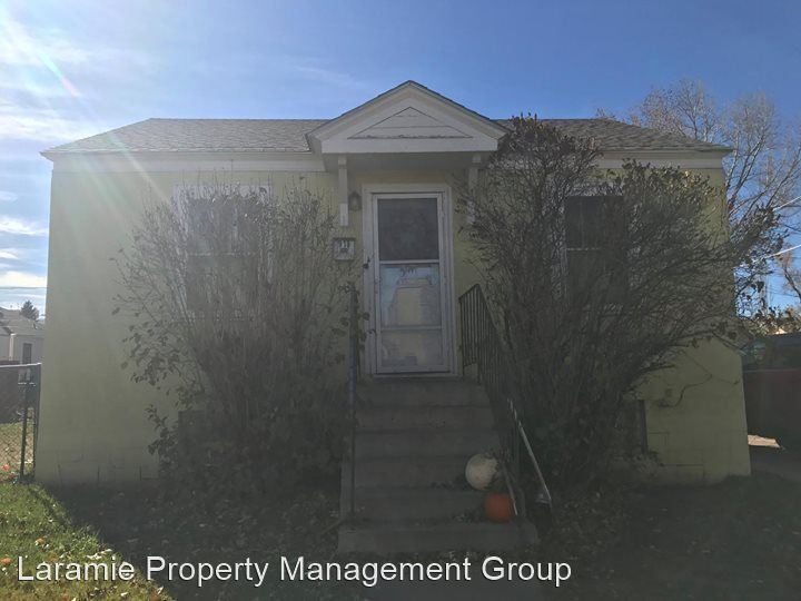 Primary Photo - 4 br, 2 bath House - 918 E Gibbon St.