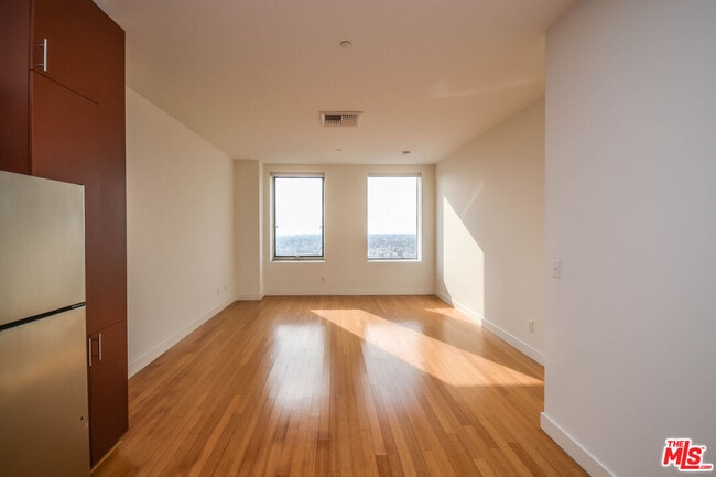 Building Photo - 3810 Wilshire Blvd