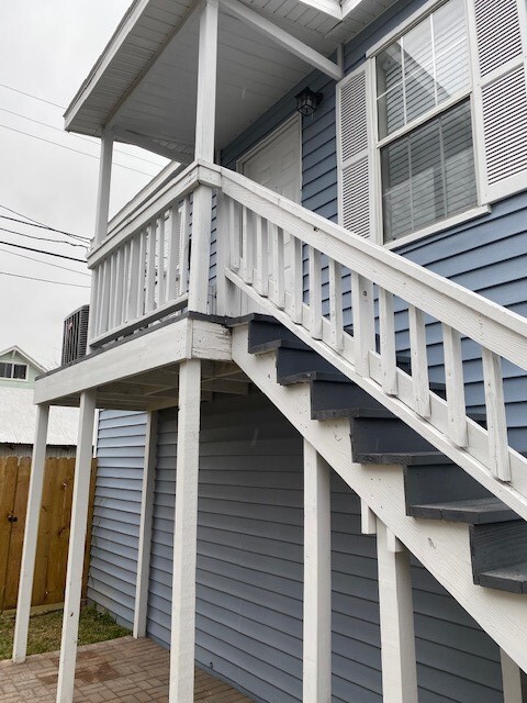 Building Photo - 4905 Bernardo De Galvez Ave