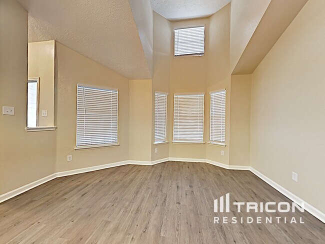 Foto del edificio - 2010 Woodland Hills Dr