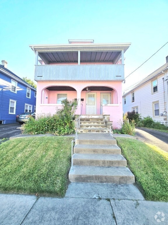 Building Photo - 223 Hill Ave