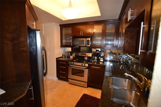 Building Photo - 230 E Flamingo Rd