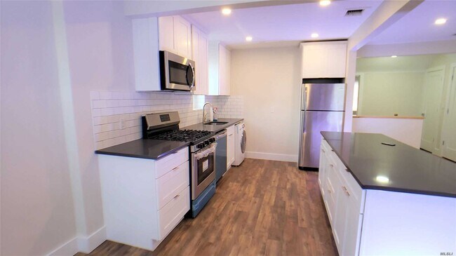 Foto del edificio - 159-20 84th Ave