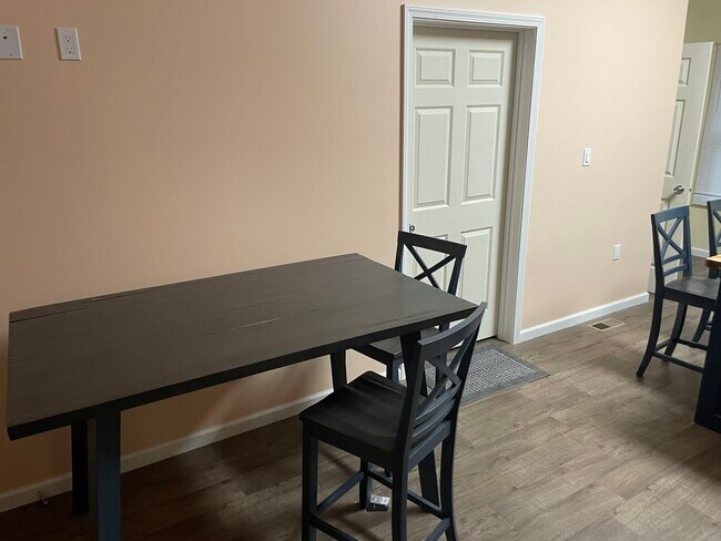 Foto del edificio - 1909 Greenbush St