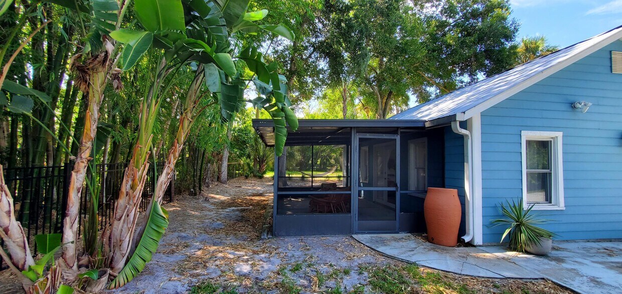 Primary Photo - 1403 Indian River Ave