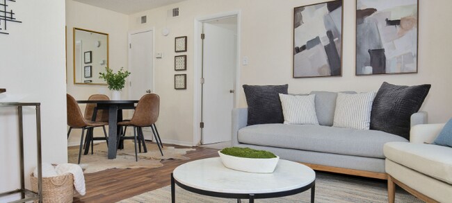 Foto del edificio - 100 McKeough Ave