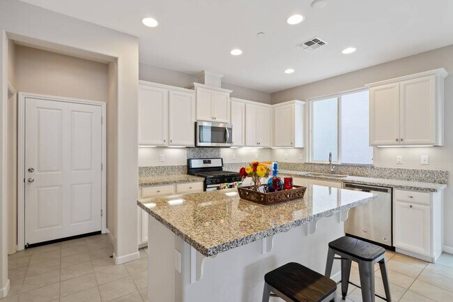 Foto del edificio - 16523 Alexander Ln