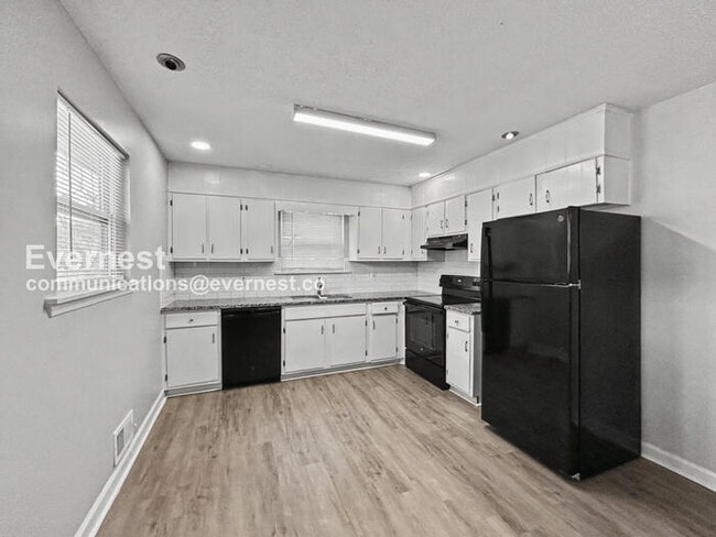 Building Photo - 4126 Macduff Dr