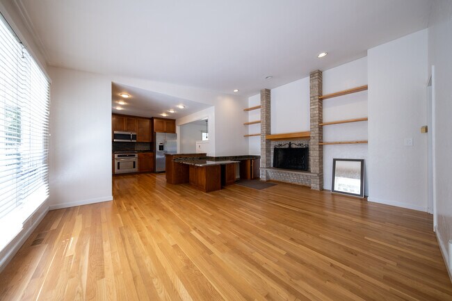 Foto del edificio - 6624 Southcrest Dr