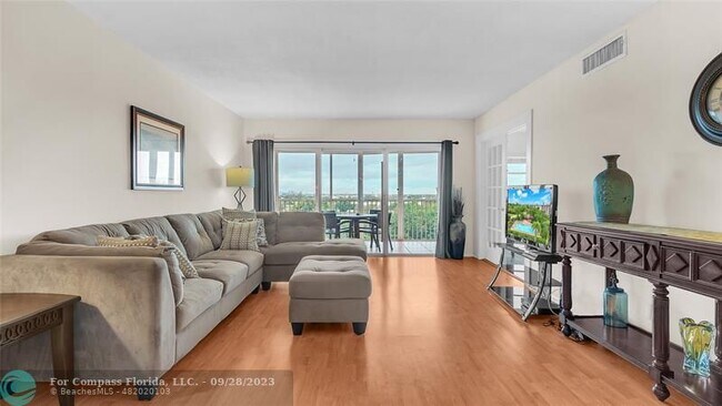Foto del edificio - 3150 N Palm Aire Dr