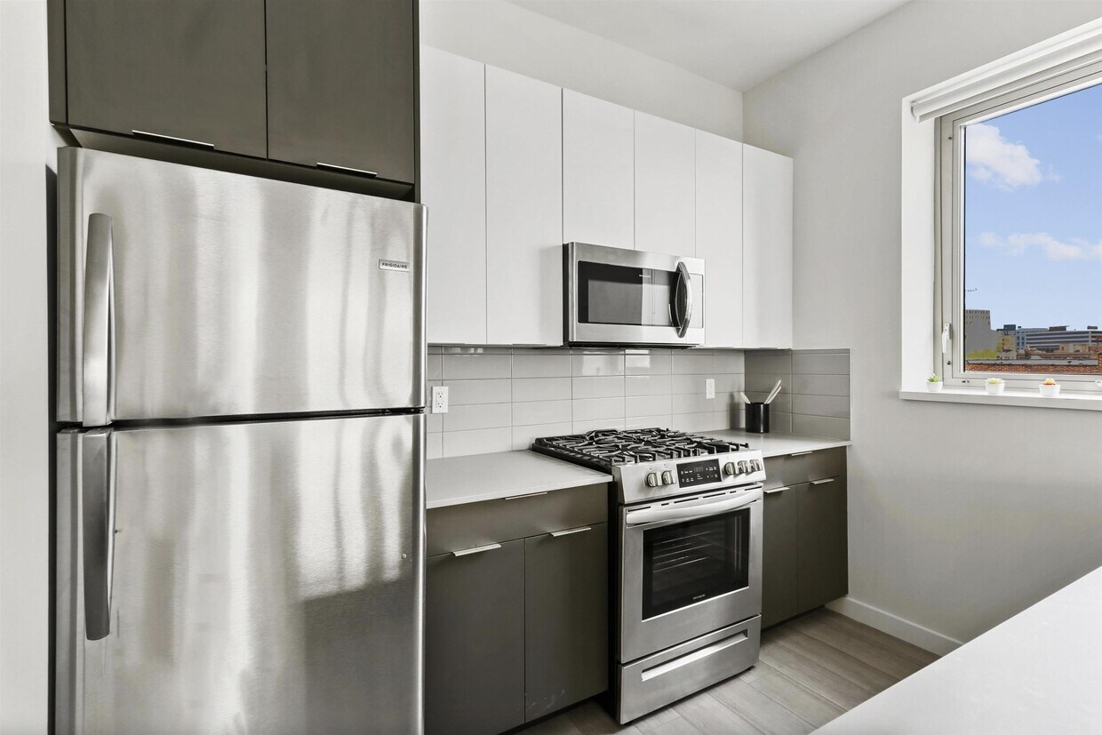Foto principal - 75 Jordan Ave