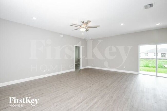 Foto del edificio - 3130 Halsey Ave SE