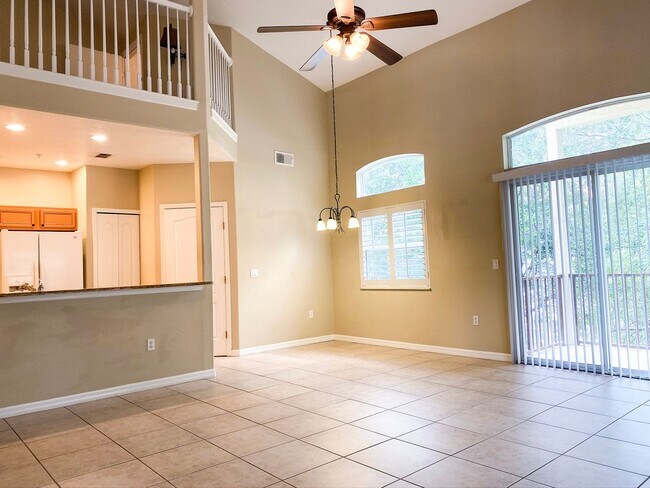 Building Photo - Beautiful 3 Bedroom 2.5 Bath 2 Story Key W...
