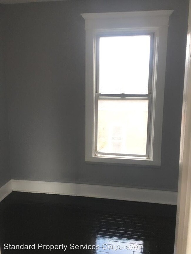 Building Photo - 2 br, 1 bath Apartment - 2252 S Whipple St.