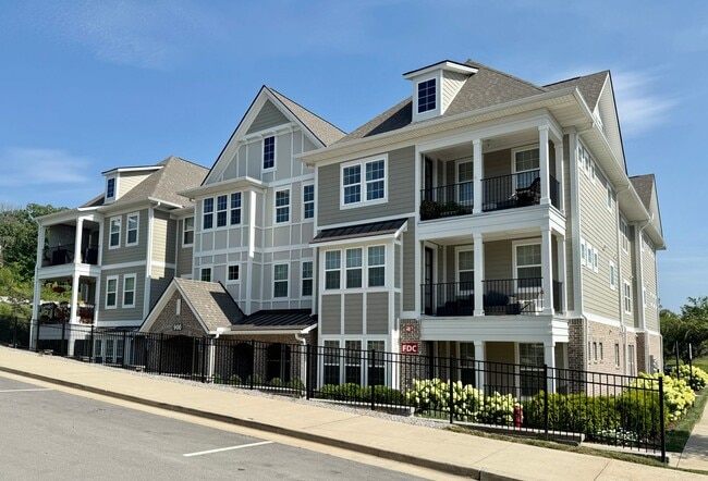 Foto del edificio - 900 Vintage Green Ln
