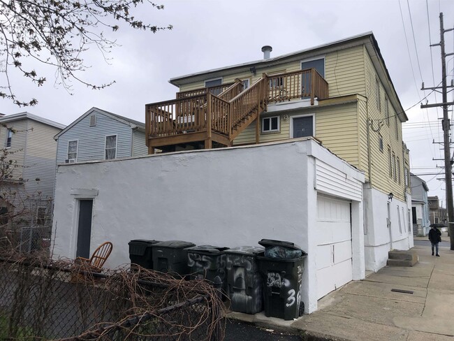 Building Photo - 525 N Indiana Ave
