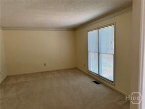 Building Photo - 140 Yorkshire Rd