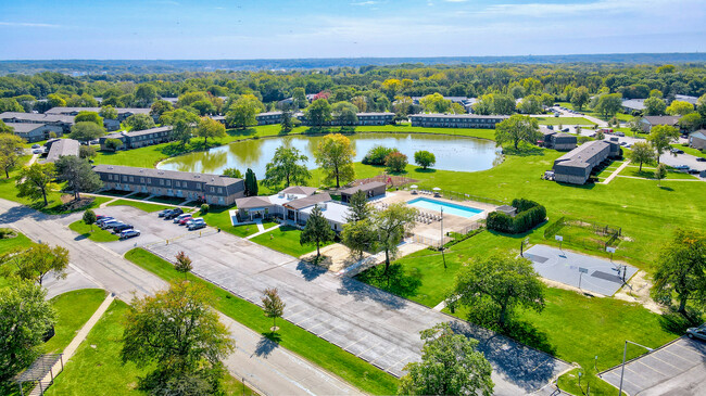 Foto del edificio - Acclaim at Hinsdale Lake