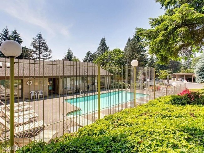 Building Photo - 2 br, 2 bath Townhome - 15100 SUNWOOD BLVD