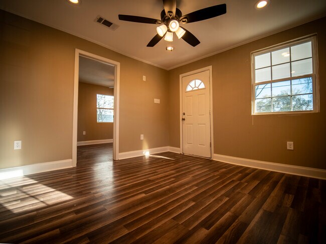 Foto del edificio - 1045 Sparrow St