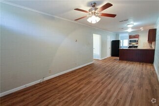Building Photo - 1308 E Main St