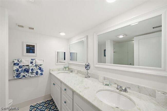 Foto del edificio - 6000 Pelican Bay Blvd