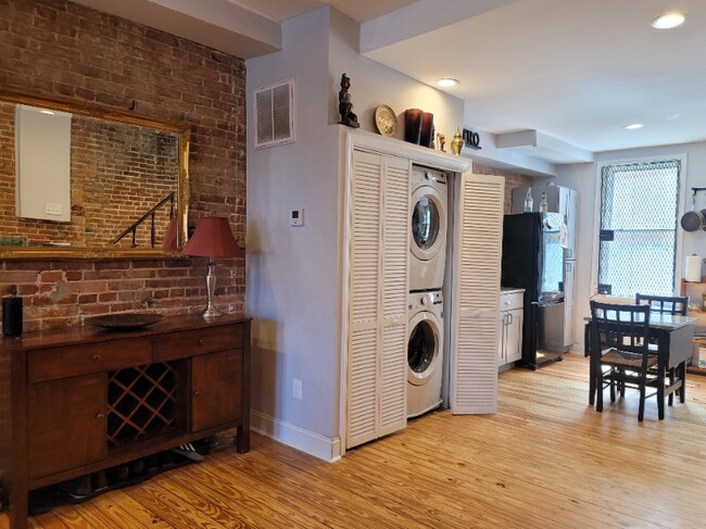 Foto del edificio - 503 W Lexington St