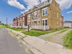 Building Photo - 204 Wellford St