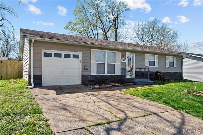 Photo - 807 Estate Dr House