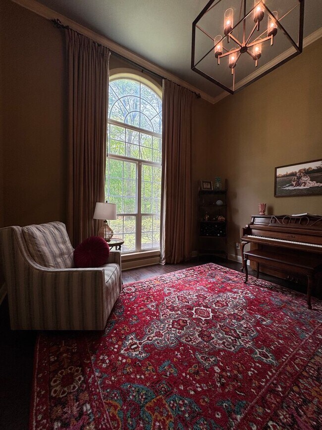 Foto del edificio - Spacious 5BR Home on 2 Acres in North Columbus – Pet Friendly!