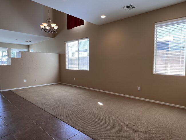 Building Photo - 6631 S Classic Way