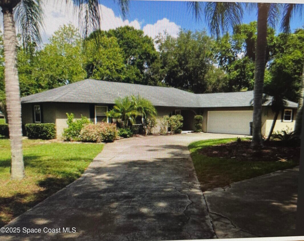 Foto principal - 4050 Barr Ln