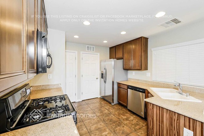 Foto del edificio - 7962 Valladolid Ave