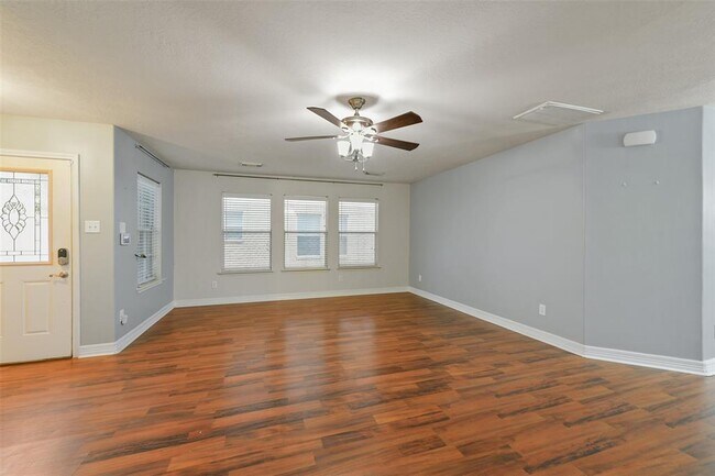 Building Photo - 9523 Wyatt Oak Lane