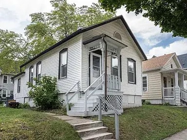 Building Photo - 823 E Lincoln Ave