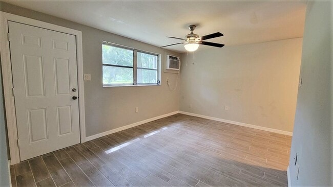 Foto del edificio - Charming 2 Bedroom, 1 Bath