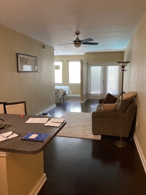 Building Photo - 401 20th St S