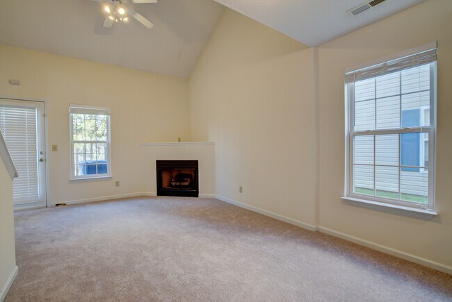 Natural Gas fireplace - 2129 Market St