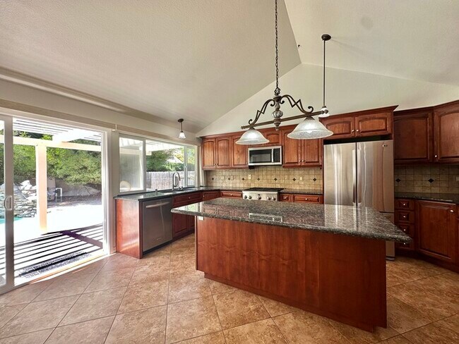 Foto del edificio - Renovated Entertainers Dream W/ Pool In Poway