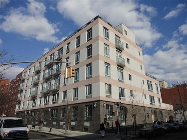 Primary Photo - 78 Ridge St