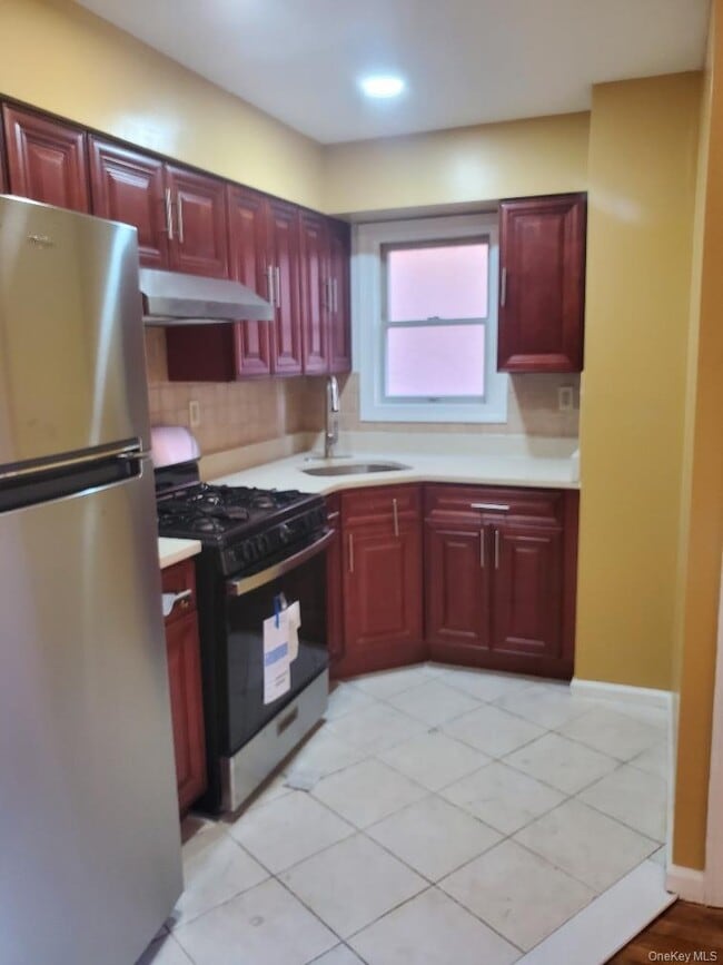 Building Photo - 9-15-15 College Pl