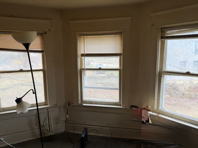 Building Photo - 306 Wilson Ave