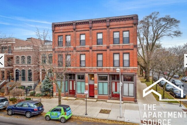 Building Photo - 2954 N Racine Ave