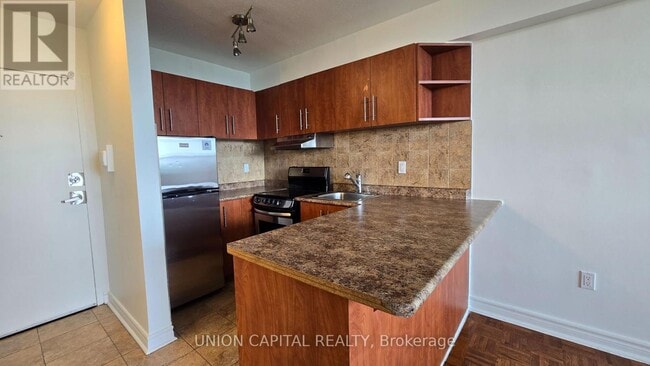 Building Photo - 407-230-2230 Oak St