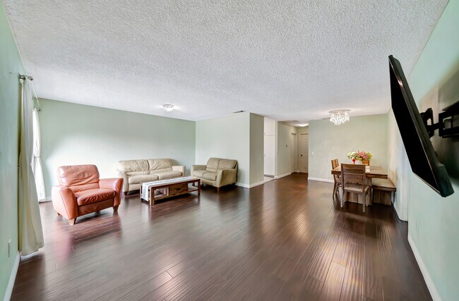 Building Photo - 509 D St