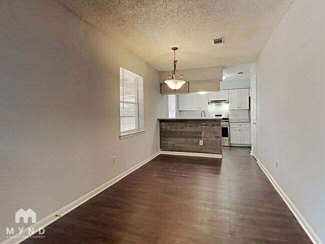 Building Photo - 8466 Gallahad St