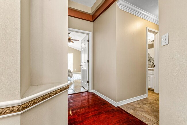 Foto del edificio - 4/2 Cantonment Property in Kings Road Neighborhood