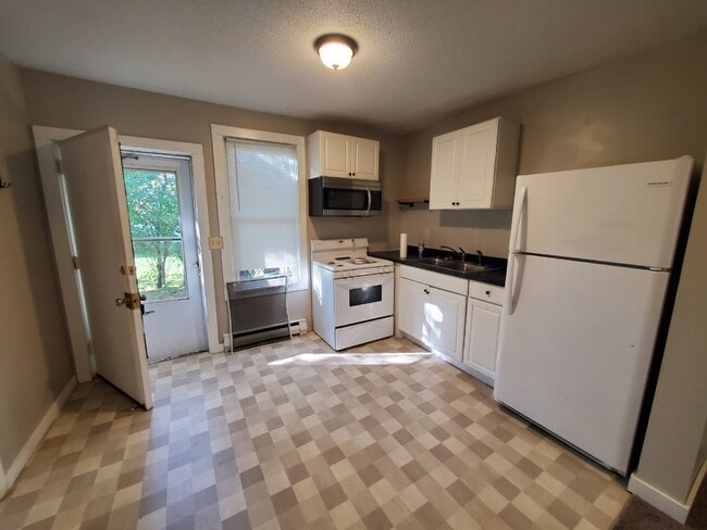 Building Photo - 1BR 1BA Main Level Unit - Tri-plex Property in Stillwater